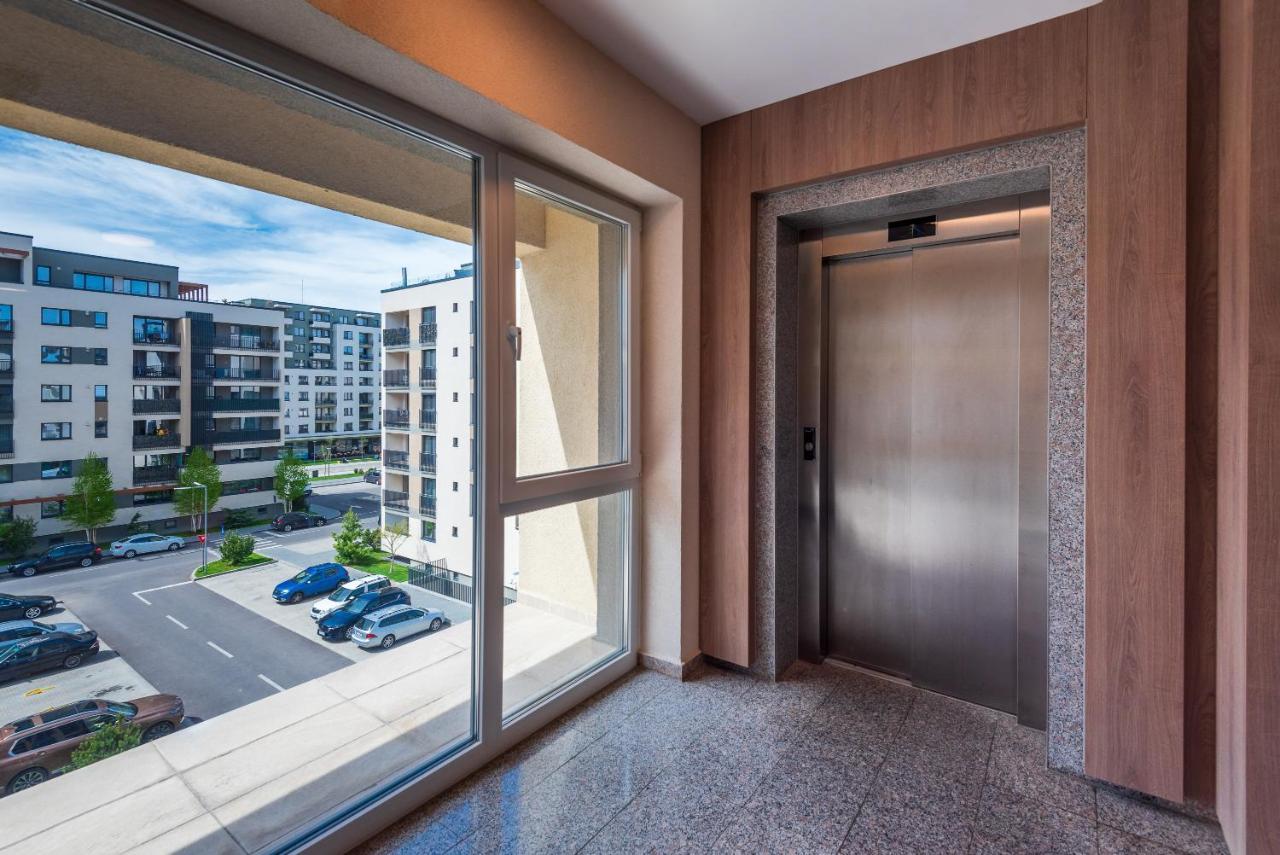Lovely Chic Studio, On A Beautiful Promenade Apartment Brasov Bagian luar foto