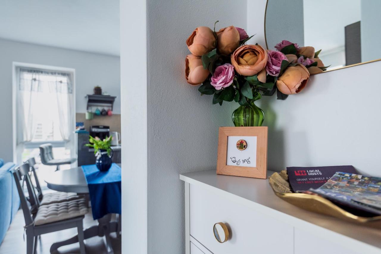 Lovely Chic Studio, On A Beautiful Promenade Apartment Brasov Bagian luar foto
